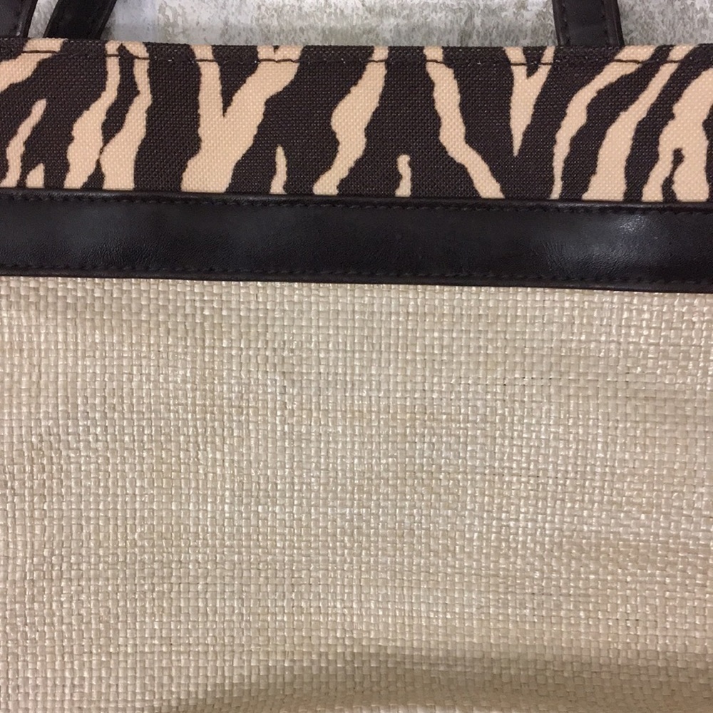 Estée Lauder Promo Tote Straw with Tiger print - Picture 2 of 6